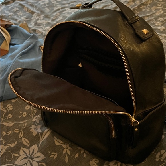 Black Backpack EUC Vegan Lessons Gold Hardware - Picture 4 of 8